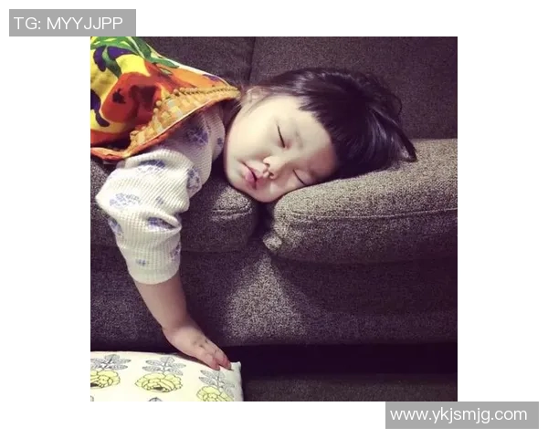 足球明星女儿的可爱表情包合集让你忍俊不禁的瞬间分享